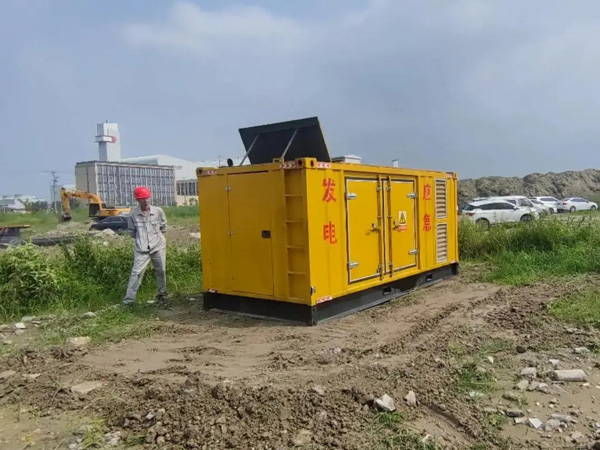城区200KW柴油发电机机组每小时的油耗量受哪些因素影响？